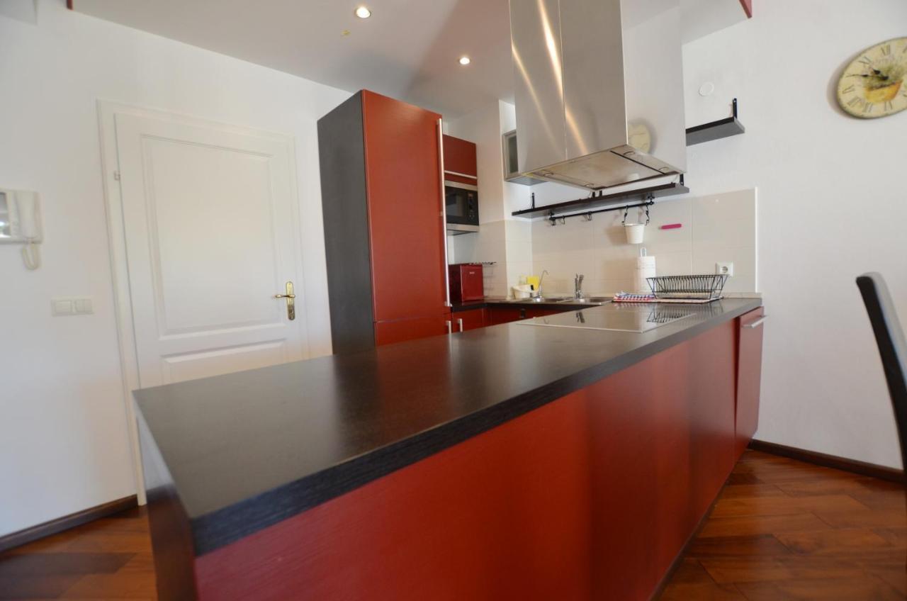 Apartment Max Ровинь Экстерьер фото