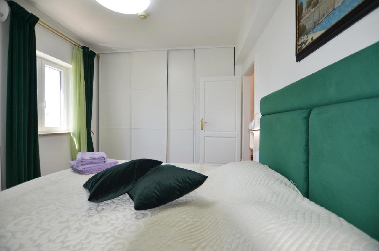 Apartment Max Ровинь Экстерьер фото